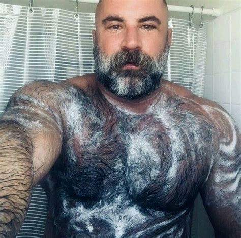 urso pelado|Robustos e peludos: Conheça a comunidade gay chamada Bear